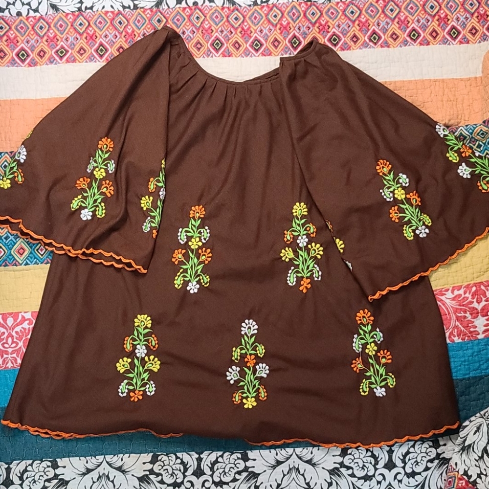 Vintage embroidered cotten blouse